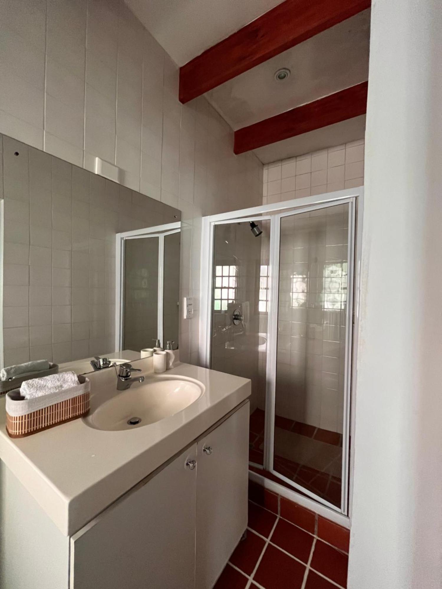 Cozy Camps Bay House With Mountain And Sea View Villa Kapstaden Exteriör bild
